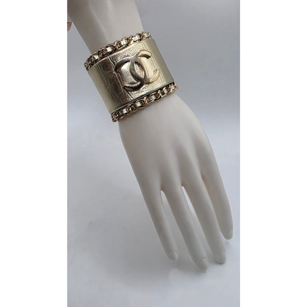Chanel Gold-tone Leather Interlocking CC Wide Bracelet - Picture 13 of 16